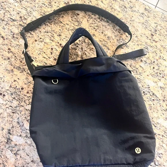 lululemon athletica Black On My Level Tote Bag - Picture 2 of 5